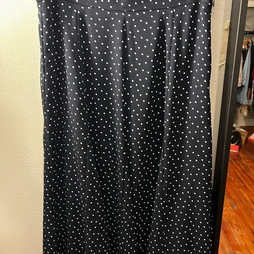 Ann Taylor Size 10 Blue and White Polka Dot Lightweight Skirt - Picture 3 of 9